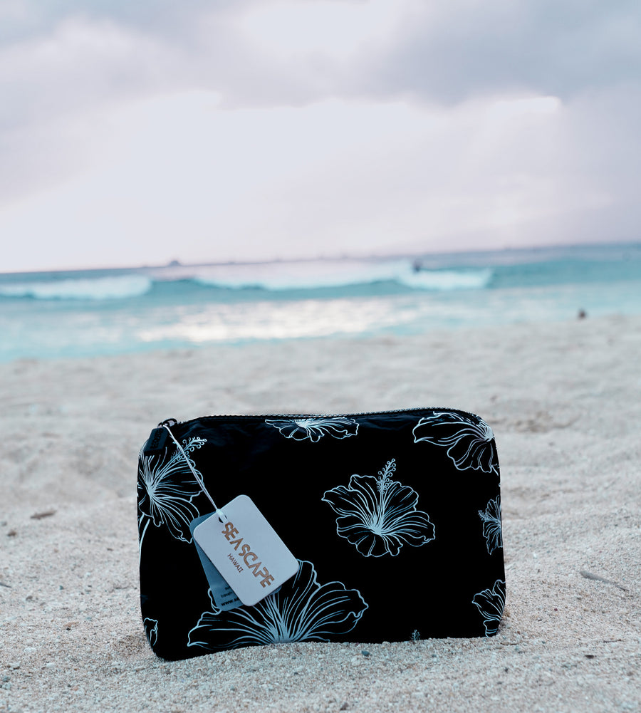 Accessory pouch on the beach